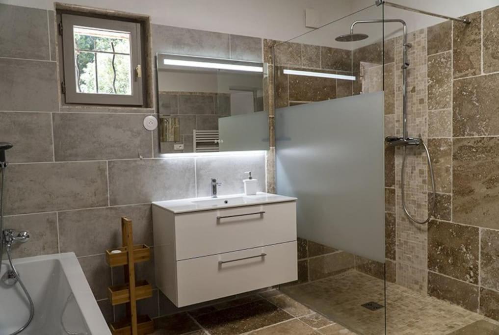 Charmant Rez De Villa Climatise Renove, 90M2 Avec Parking Cassis Dış mekan fotoğraf