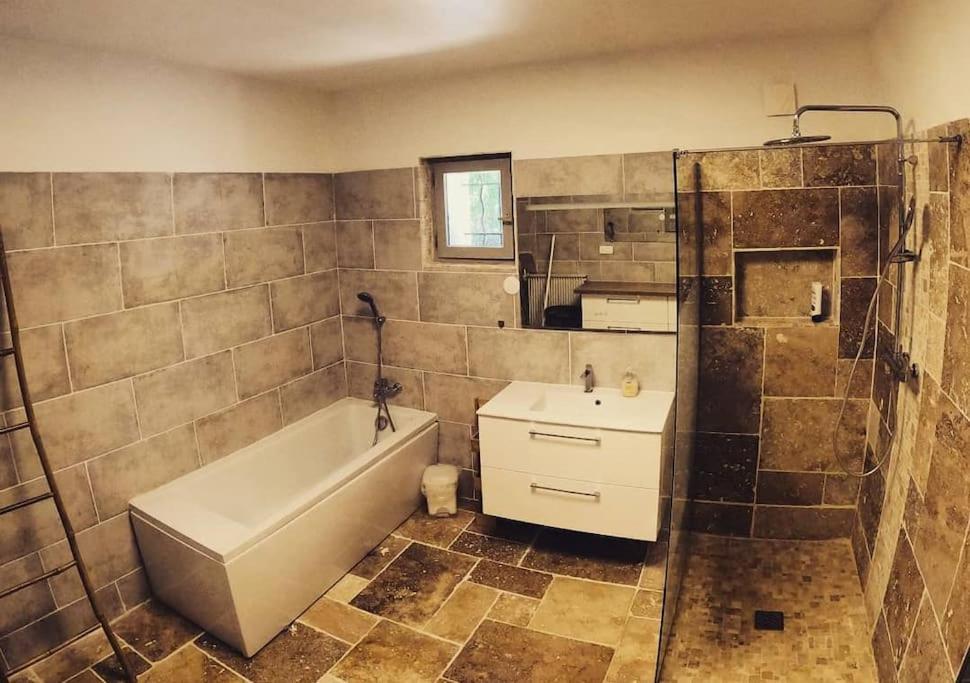 Charmant Rez De Villa Climatise Renove, 90M2 Avec Parking Cassis Dış mekan fotoğraf